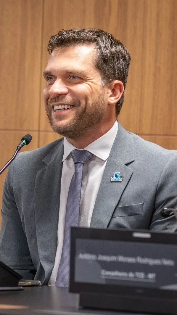 Quais são os desafios e avanços na cooperação entre estados e municípios para consolidar uma cultura de integridade?

O presidente do Conselho Nacional de Controle Interno (Conaci), Edmar Camata, participou, nesta segunda-feira (8/9), do evento de lançamento do novo ciclo do Programa Time Brasil, promovido pela Controladoria-Geral da União (CGU), em Brasília. 

A iniciativa busca apoiar estados, municípios e o Distrito Federal na implementação de medidas voltadas ao fortalecimento da gestão pública, com foco em integridade, transparência e controle social.

Saiba mais em nosso site: conaci.org.br

#ControleInterno #Integridade #Transparência #Consensualismo #ControleSocial